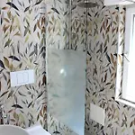Apartment Levoasi 4 *