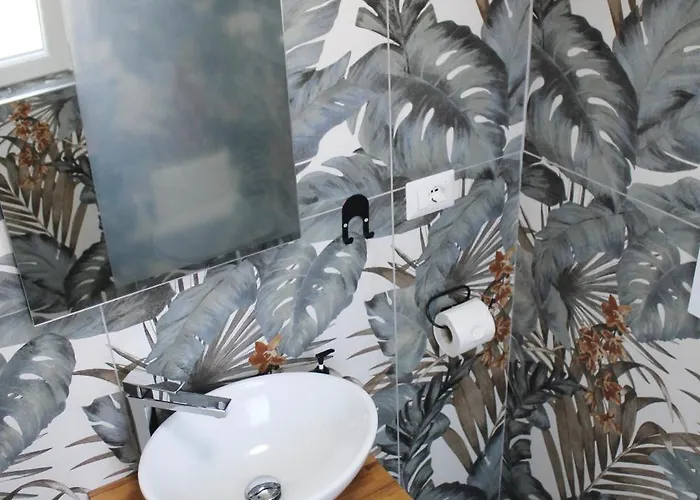 アパート Levoasi 4 *